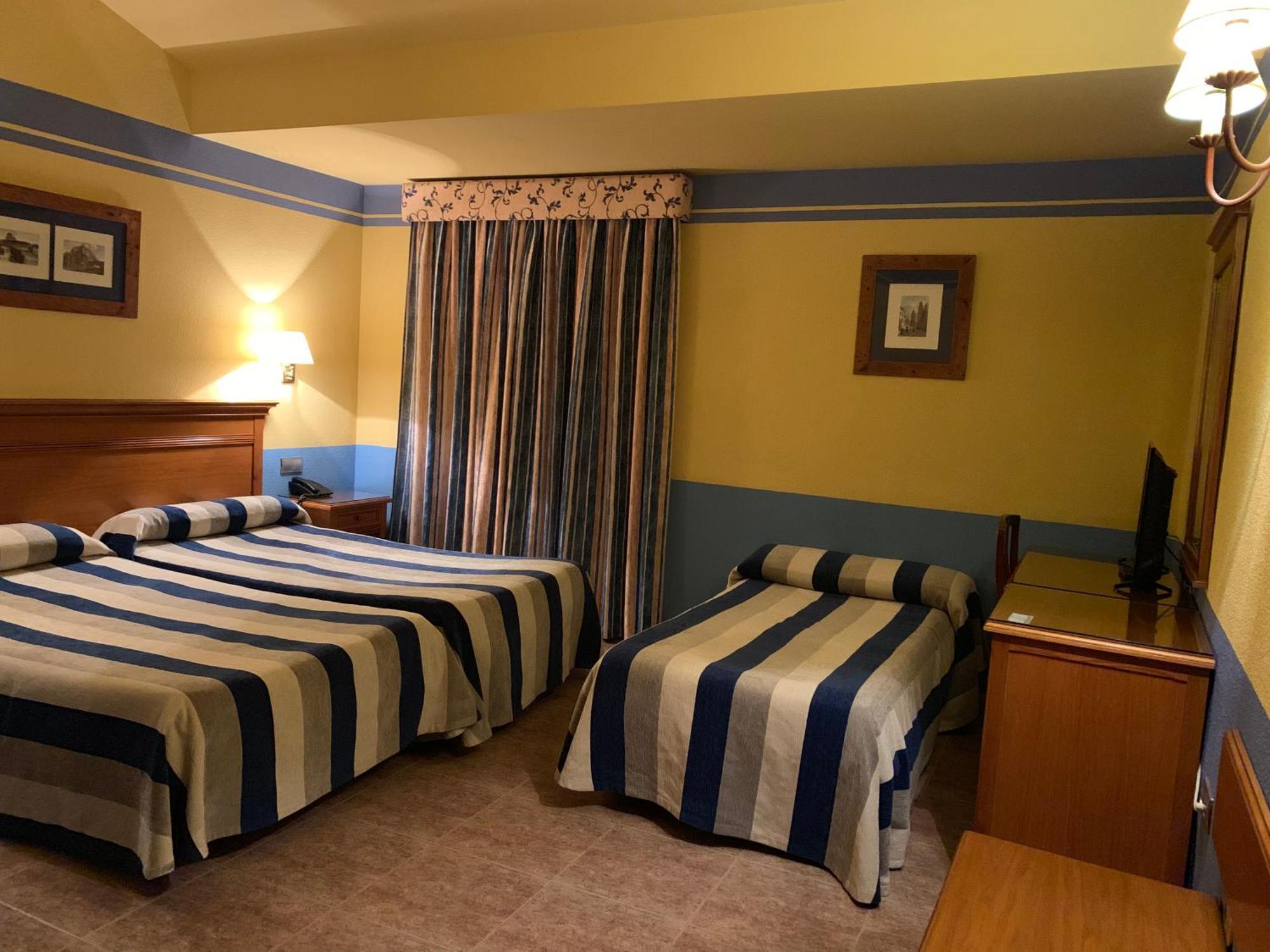 Triple Room,1272808006:JPEG